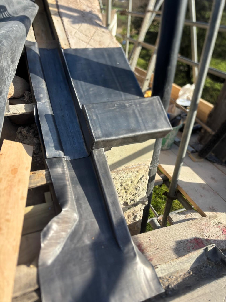 Leadwork Lapping Quion Stone